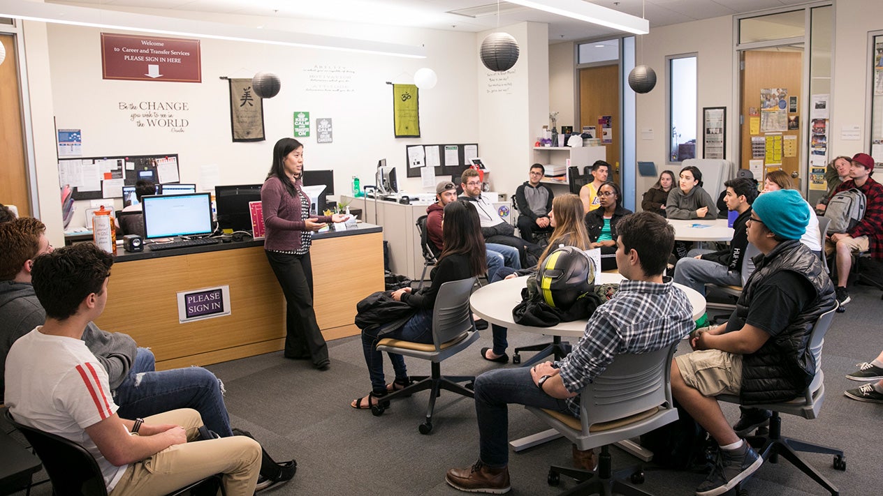 Students attending a DVC transfer workshop