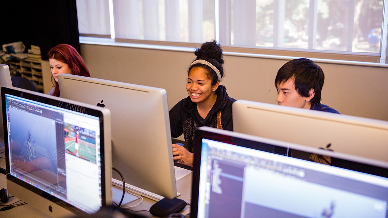 students working on the computer 